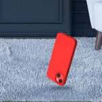 כיסוי לאייפון 13 סיליקון אדום עם מגע קטיפה
