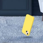 כיסוי לאייפון 13 מיני סיליקון צהוב עם מגע קטיפה