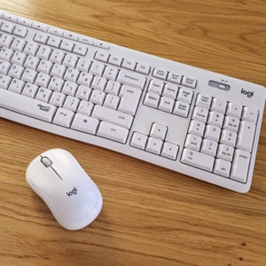 עכבר ומקלדת אלחוטיים למחשב לחיצה שקטה Logitech MK295 לבן