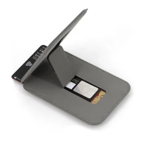 ארנק מגנטי MagSafe אפור לאחסון כרטיסים