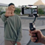 גימבל לסמארטפון DJI Osmo Mobile 7P אפור | 3 צירים עם חצובה, מוט סלפי ומעקב חכם