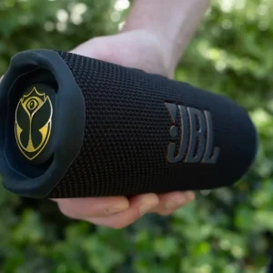 רמקול אלחוטי Jbl Flip 7 בעיצוב טומורולנד שחור | סאונד איכותי ועוצמתי במיוחד 4