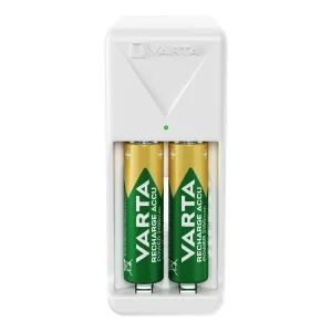 מטען סוללות נטענות עם 2 סוללות Aa בעוצמת 2100mah לטעינה מהירה ובטוחה | Varta Mini Charger 2