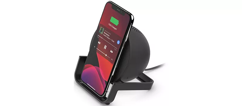 מעמד טעינה אלחוטית עם רמקול מובנה